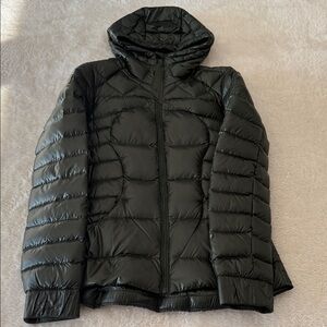 lululemon athletica Fluffin Awesome Jacket Army Green size 4